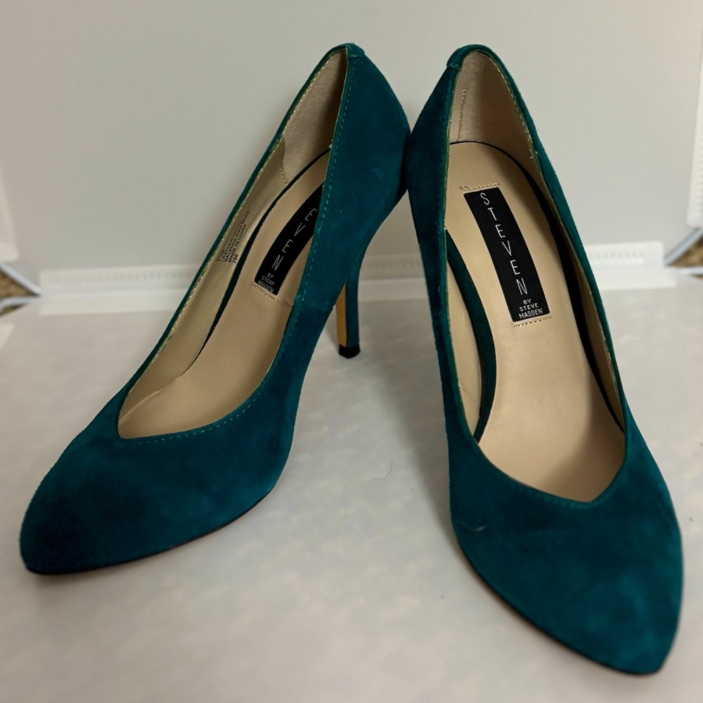 Steven By Steve Madden Distnt green  Suede Pointy Pumps Heels